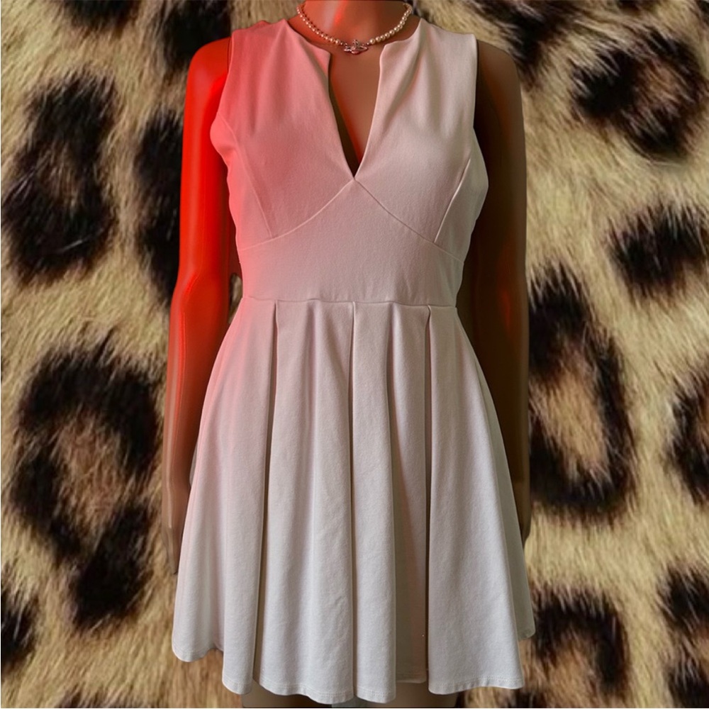 WINDSOR White Mini Dress - Picture 1 of 6